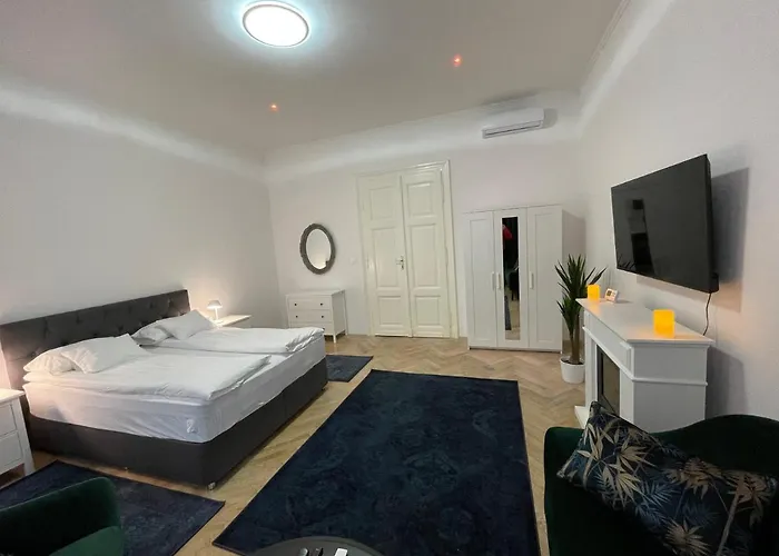 Fullmoon Luxury *